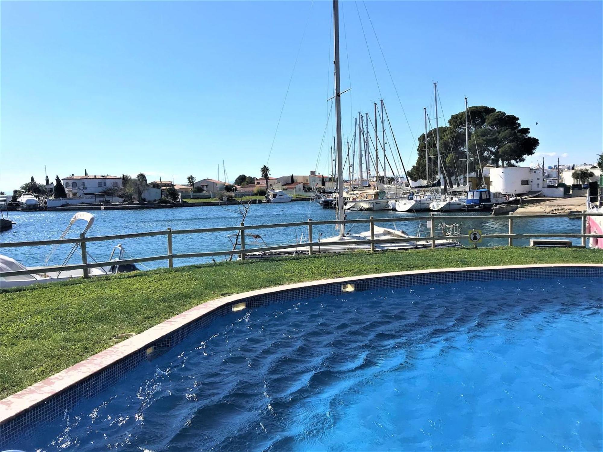Apartamento En Roses Con Vistas Al Canal Y Piscina Esterno foto